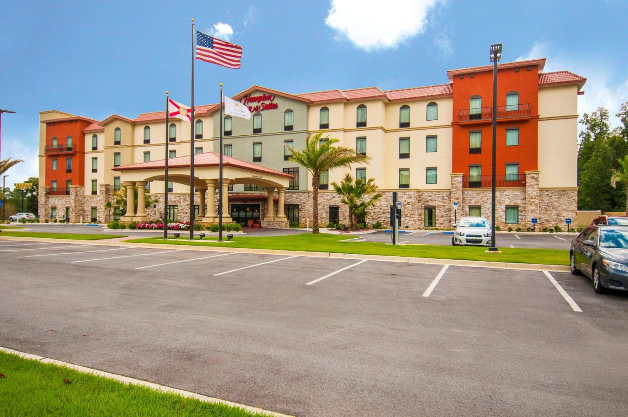 Hampton & Pensacola/i-10 Pine Forest Road 3* Ferry Pass