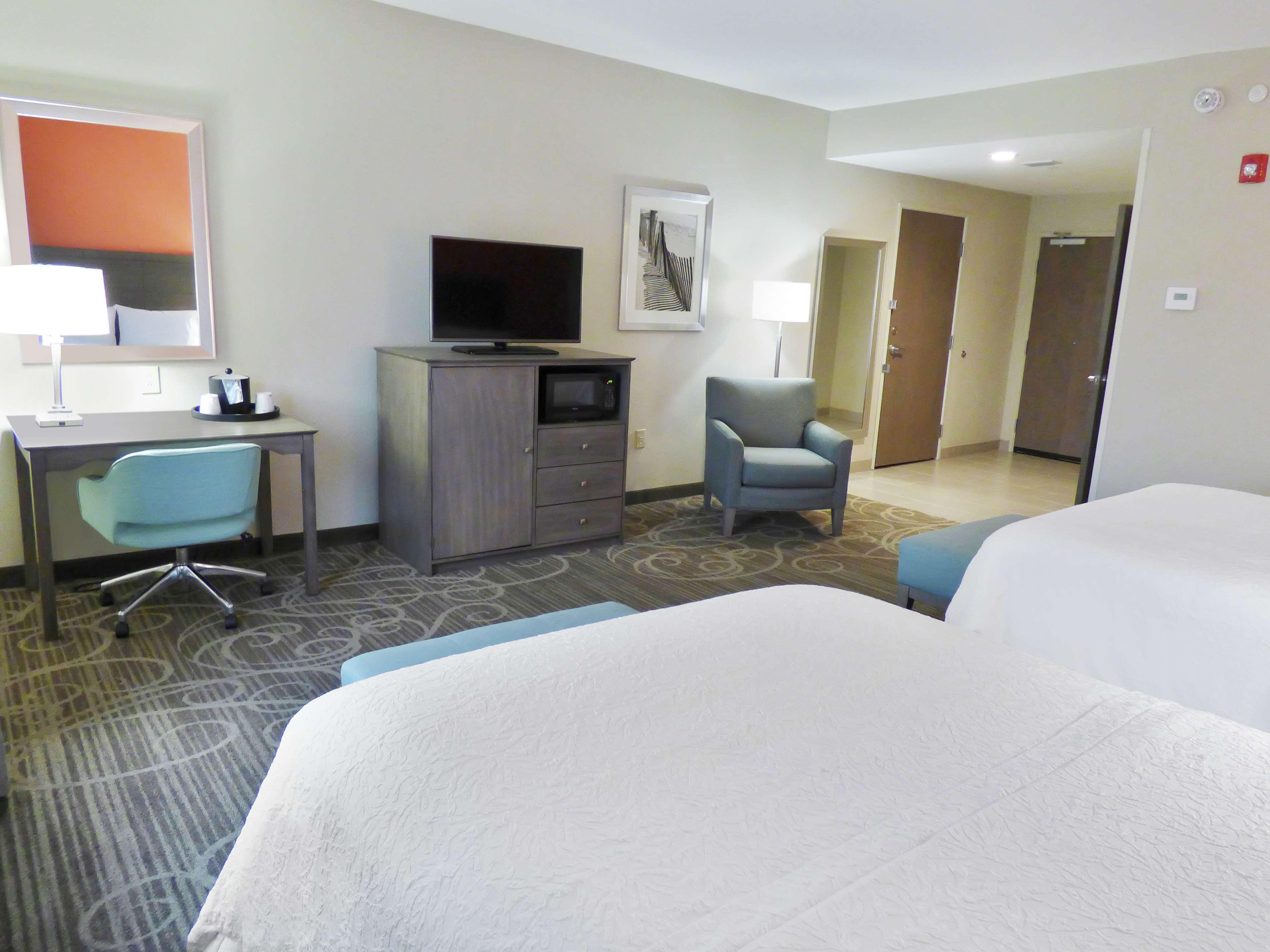Hampton & Pensacola/i-10 Pine Forest Road Hotel