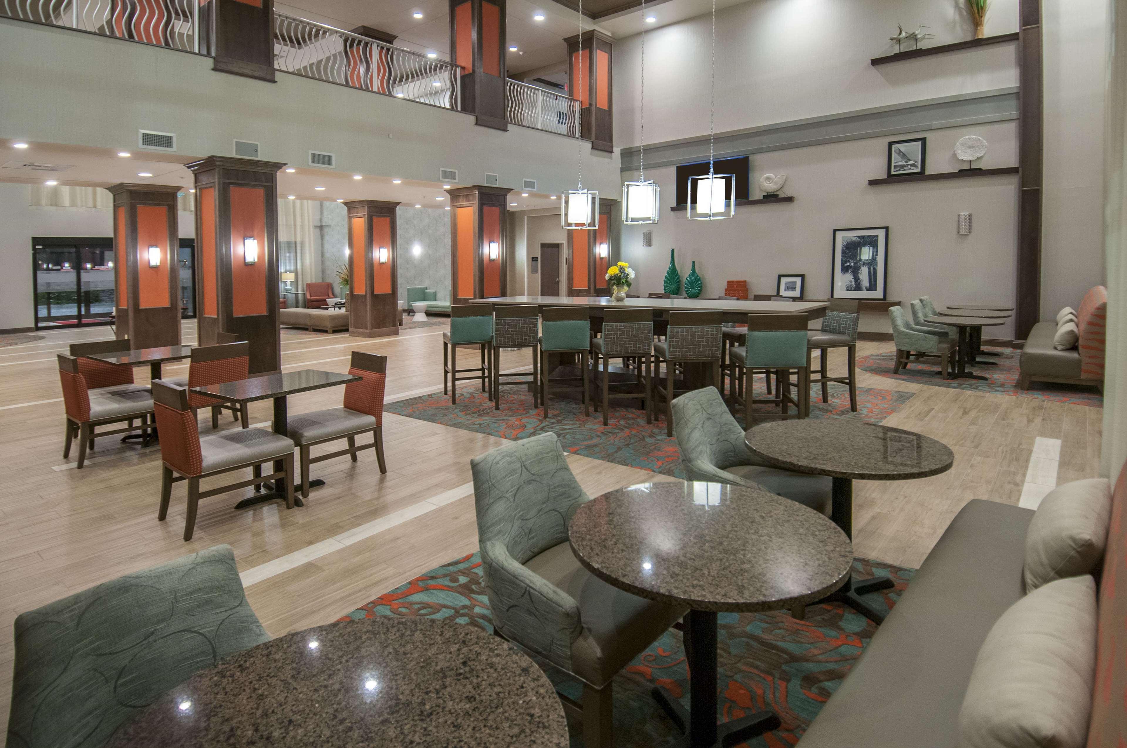 Hotel Hampton & Pensacola/i-10 Pine Forest Road Ferry Pass