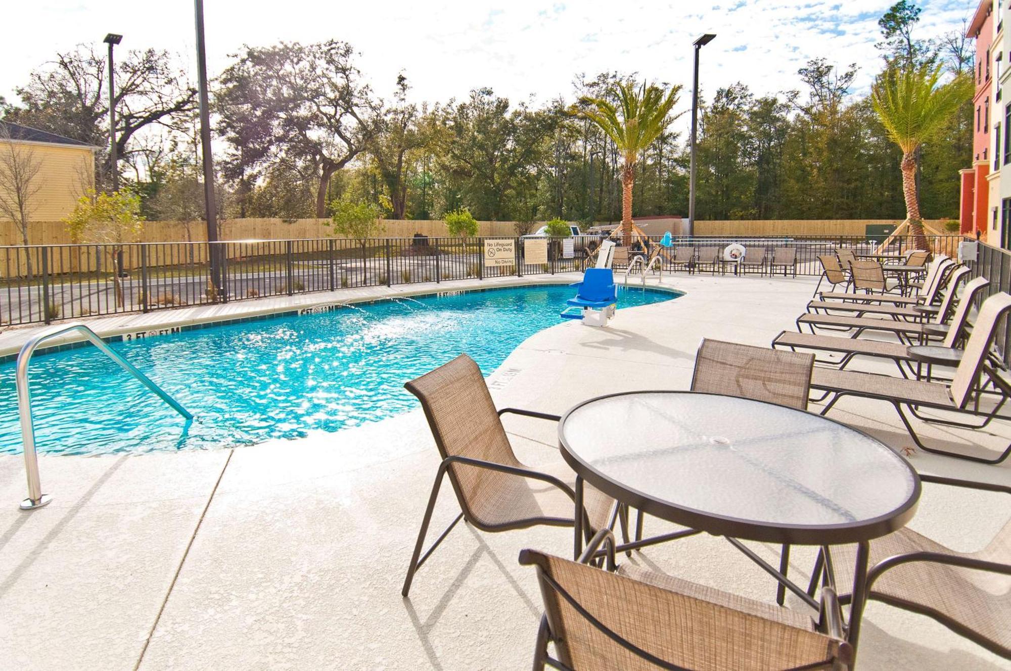 Hotel Hampton & Pensacola/i-10 Pine Forest Road Ferry Pass